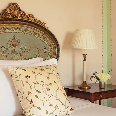 Valverde Palacio De Seteais - The Leading Of The World