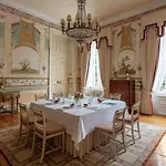 Valverde Palacio De Seteais - The Leading Of The World סינטרה