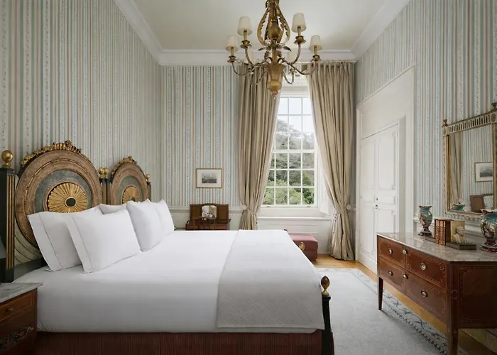 Valverde Palacio De Seteais - The Leading Of The World